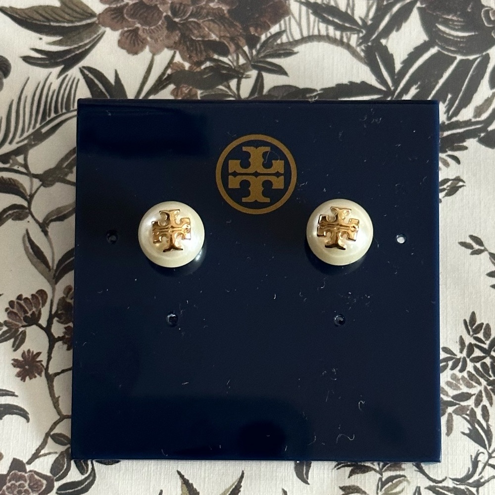 Tory Burch Evie Pearl Earrings - Never worn.